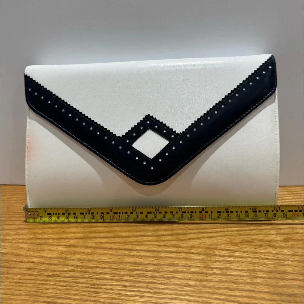 Vintage White and Navy Clutch with shoulder strap - Picture 10 of 11